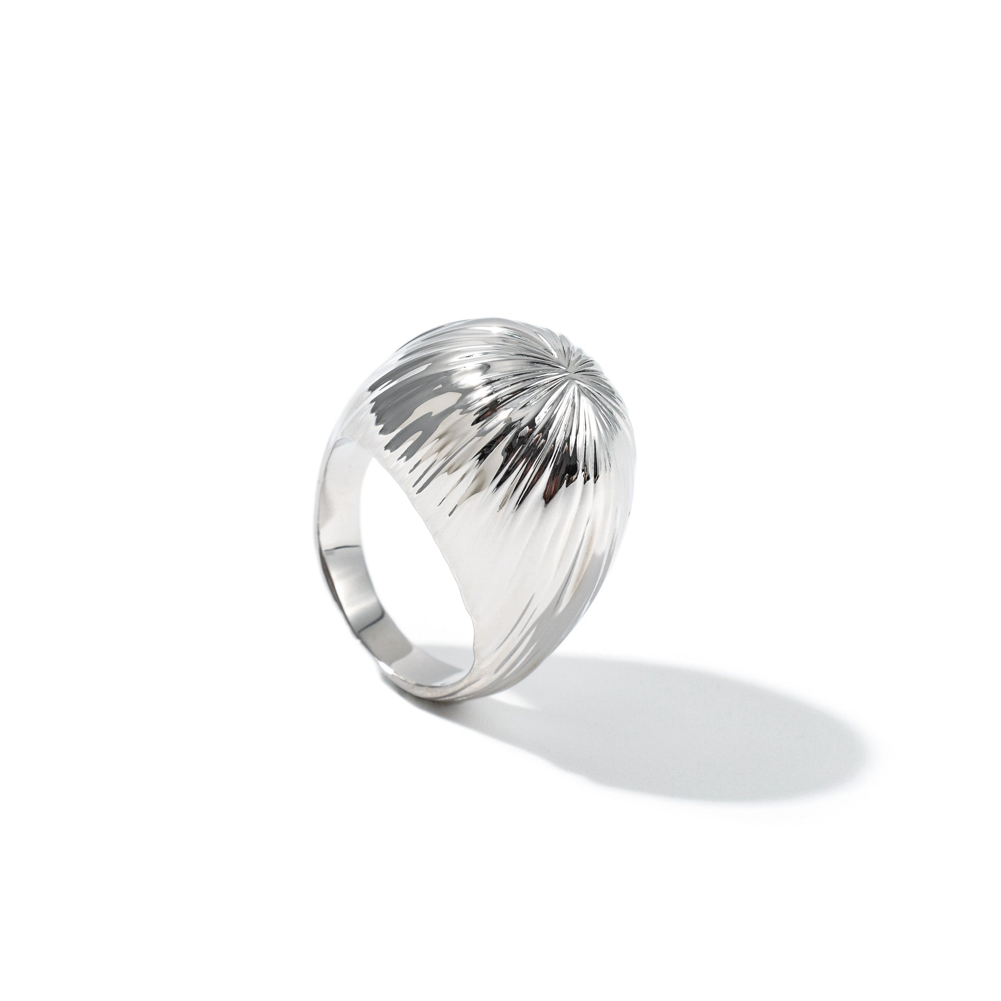 Close-up of the cascading texture on the Cascade dome ring